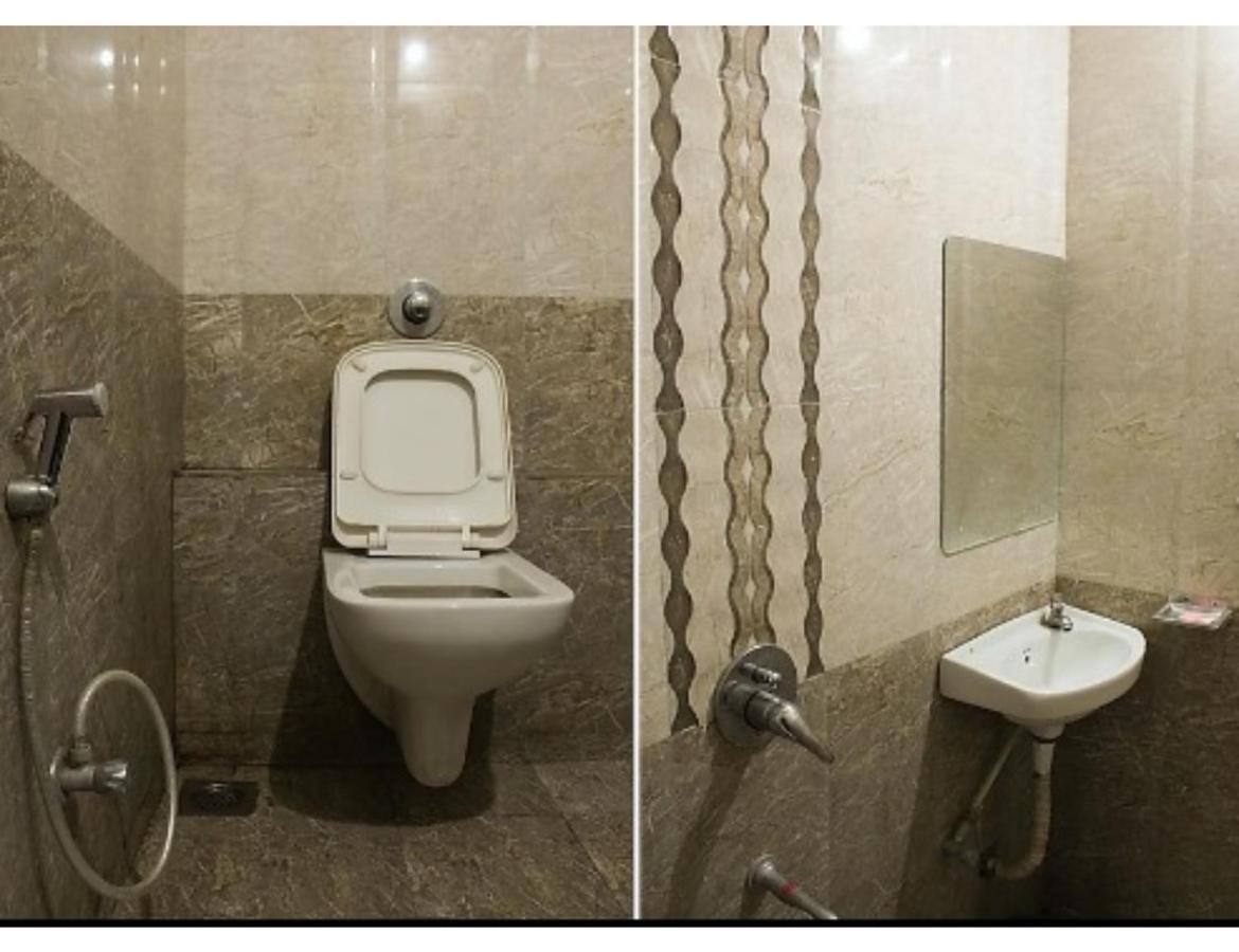 Hotel Adarsh, Uddzsaín Kültér fotó